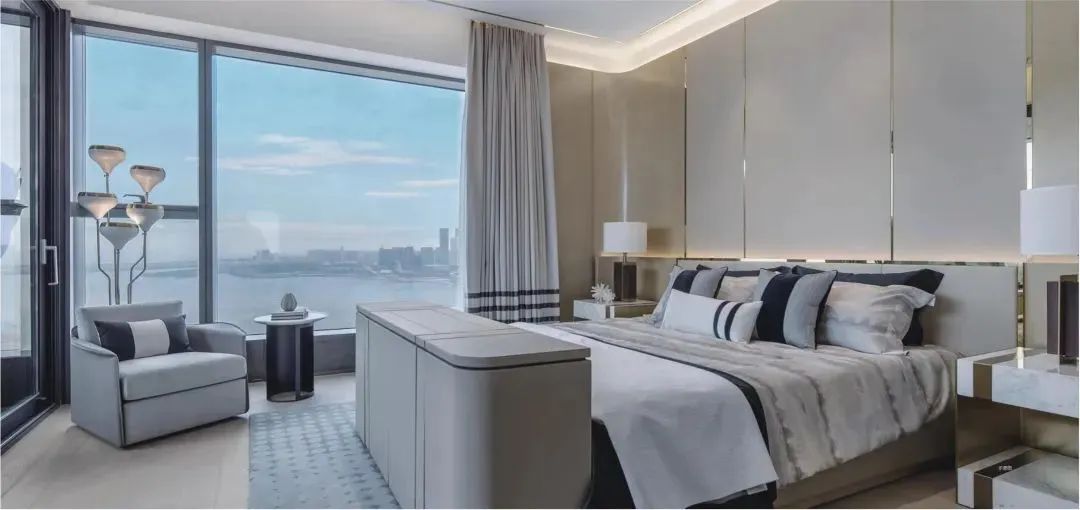 5つ星ホテルの家具を販売中