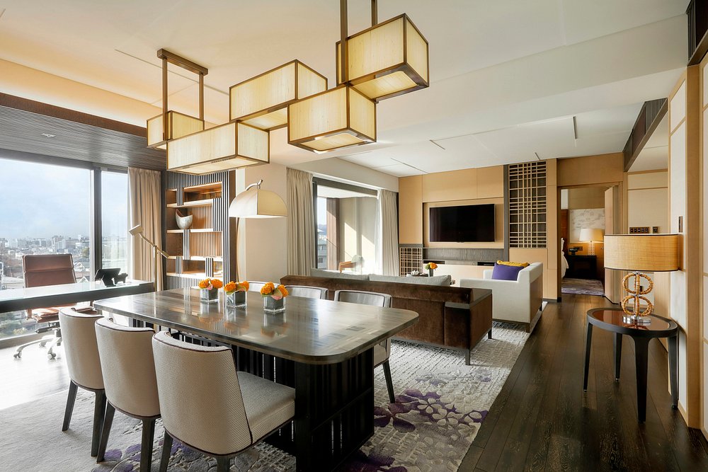 5つ星ホテルの家具を販売中