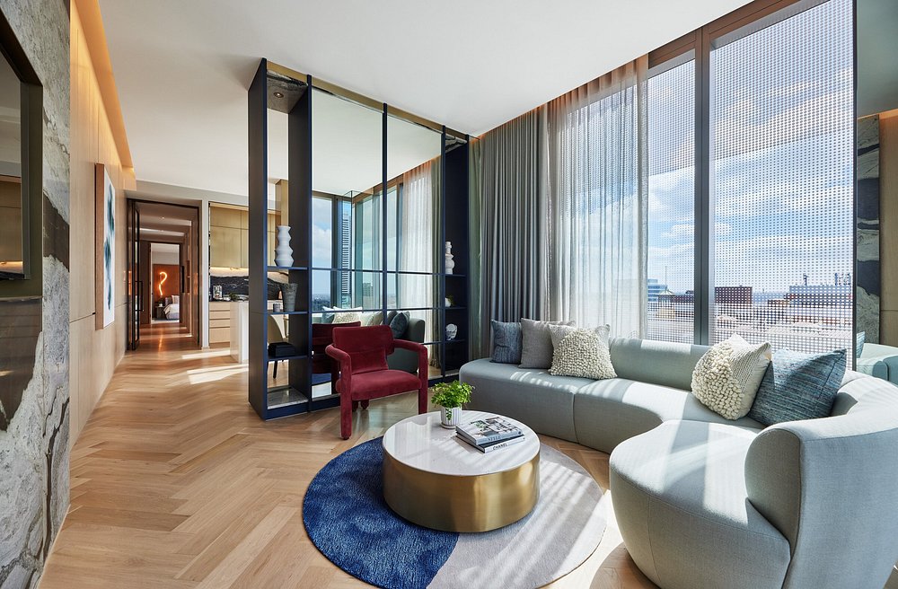 リビングルームのソファ家具