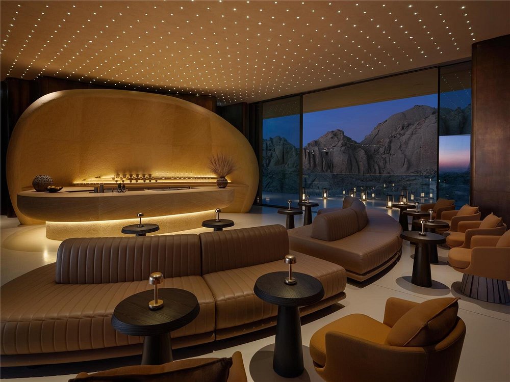 デザートロック-マイカ-バー-イブニング