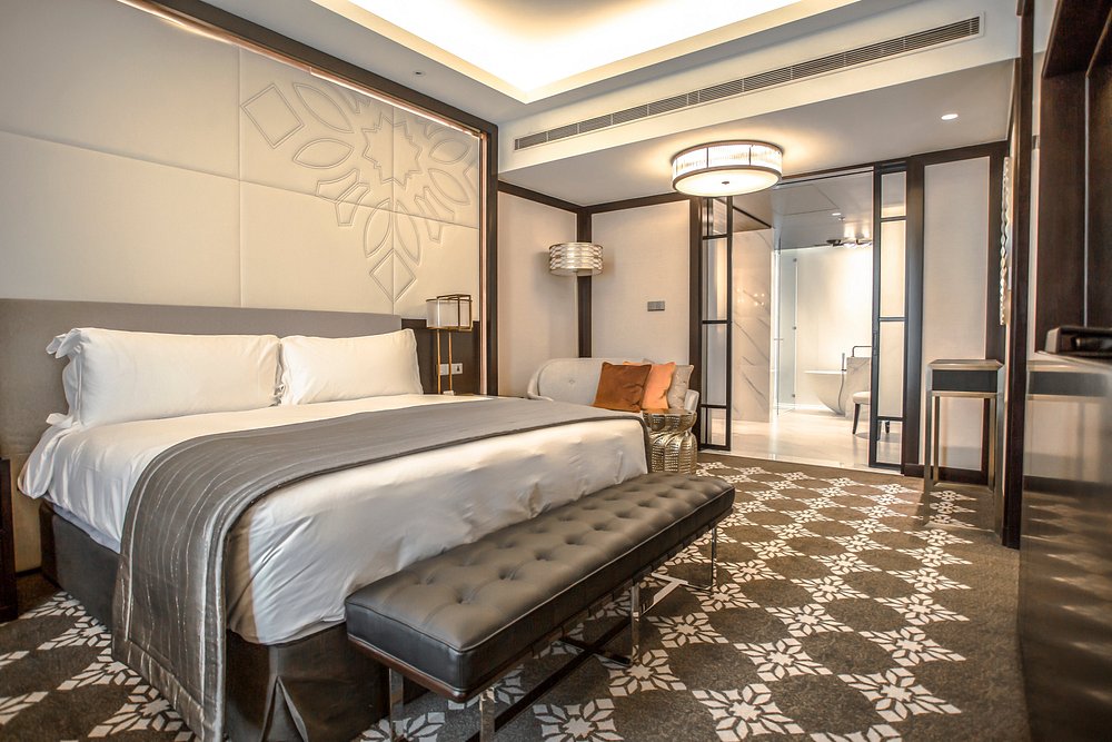 リビングルームのソファ家具