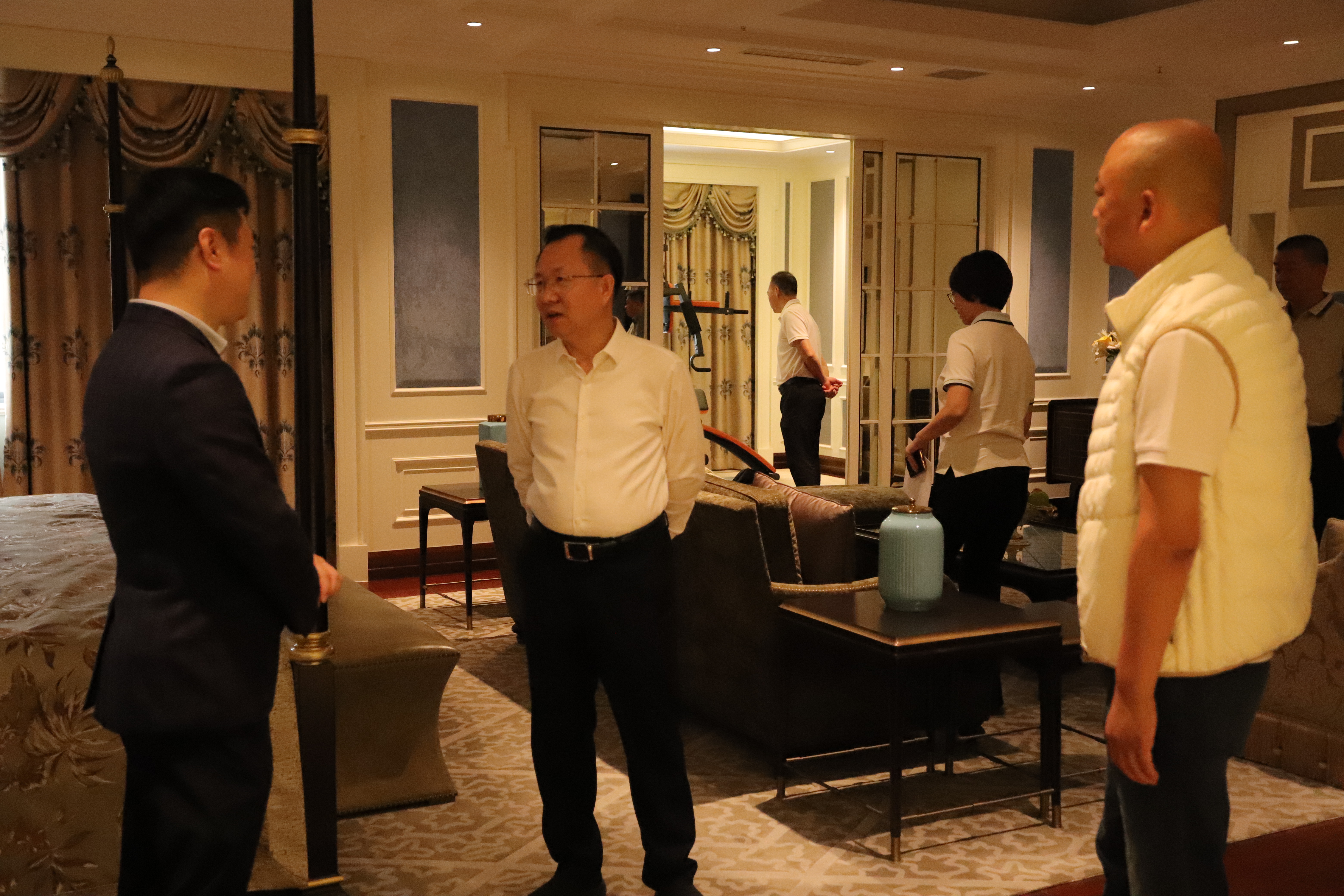 センユアン家具