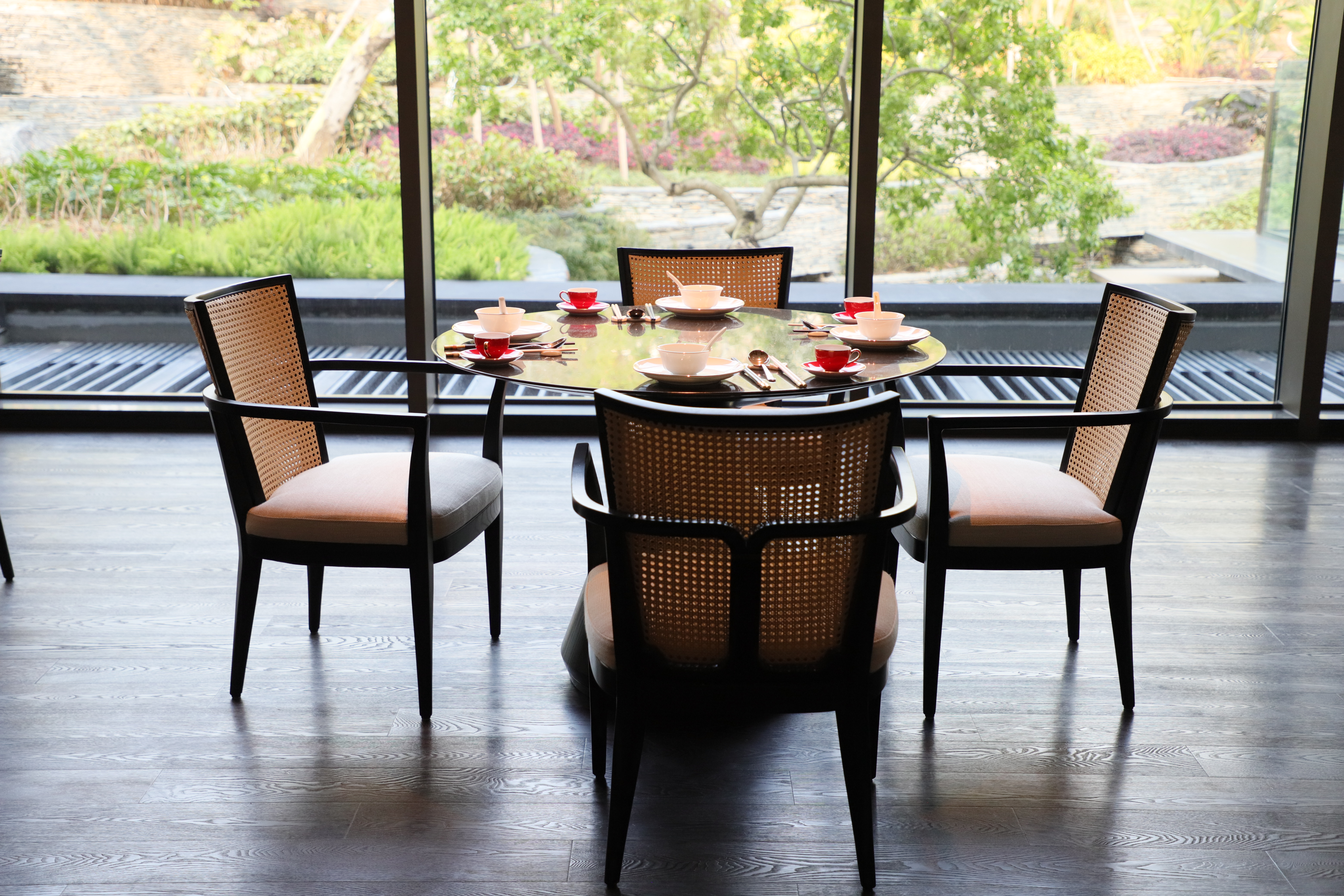 珠海正芳香山ホテルおよびMGM フアフ ホテル