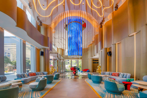 福州 ME ホテルの公共エリアの家具