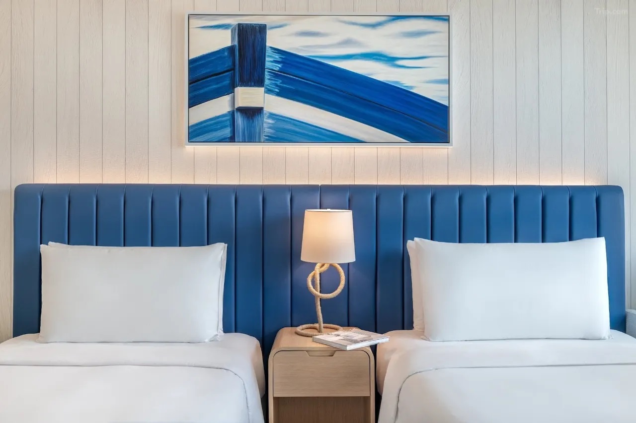 クラウンプラザ アブダビ ホテルのウッドベニヤ